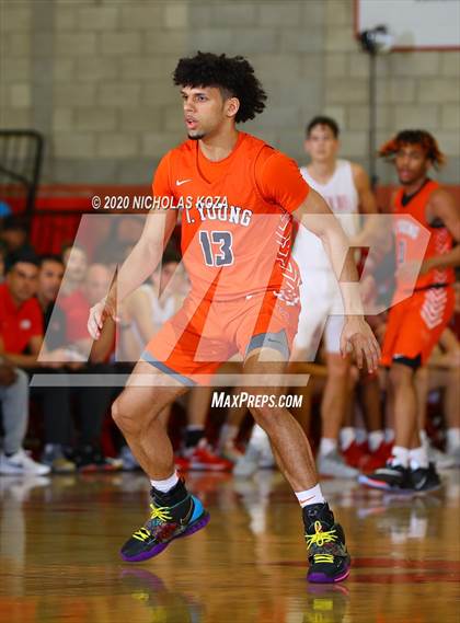 Thumbnail 2 in Whitney Young vs. Mater Dei (Nike Extravaganza) photogallery.