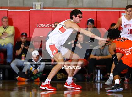 Thumbnail 1 in Whitney Young vs. Mater Dei (Nike Extravaganza) photogallery.