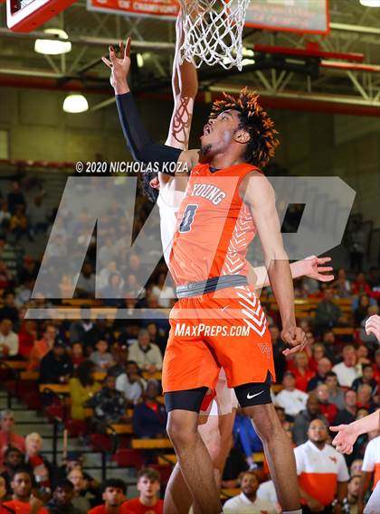 Thumbnail 1 in Whitney Young vs. Mater Dei (Nike Extravaganza) photogallery.