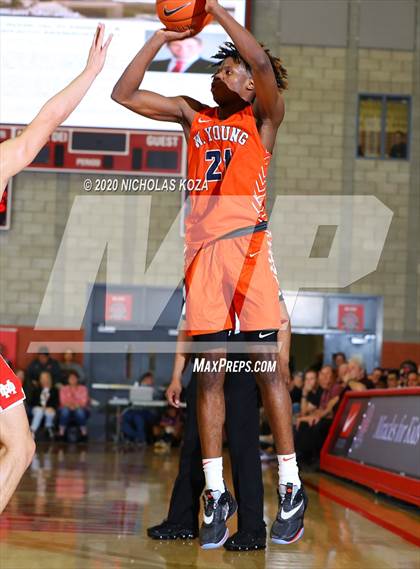 Thumbnail 1 in Whitney Young vs. Mater Dei (Nike Extravaganza) photogallery.