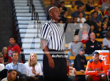Thumbnail 3 in Whitney Young vs. Mater Dei (Nike Extravaganza) photogallery.
