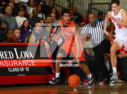 Thumbnail 2 in Whitney Young vs. Mater Dei (Nike Extravaganza) photogallery.
