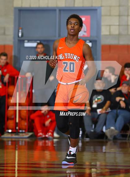 Thumbnail 2 in Whitney Young vs. Mater Dei (Nike Extravaganza) photogallery.