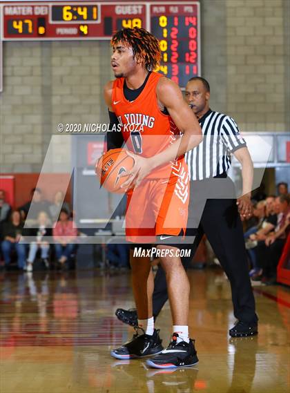 Thumbnail 2 in Whitney Young vs. Mater Dei (Nike Extravaganza) photogallery.