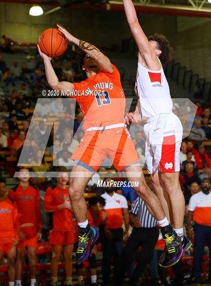Thumbnail 3 in Whitney Young vs. Mater Dei (Nike Extravaganza) photogallery.