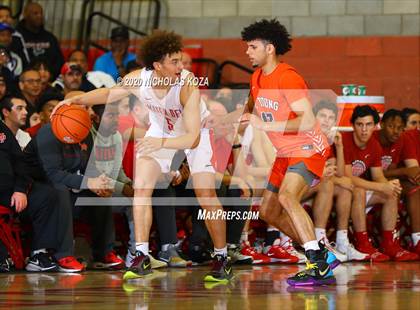 Thumbnail 2 in Whitney Young vs. Mater Dei (Nike Extravaganza) photogallery.