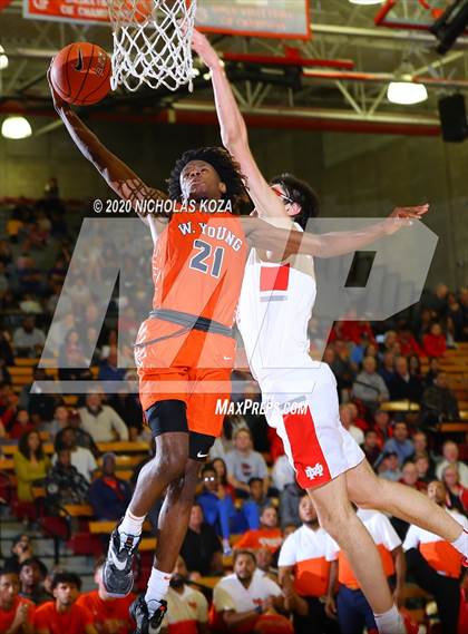 Thumbnail 1 in Whitney Young vs. Mater Dei (Nike Extravaganza) photogallery.