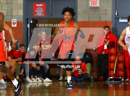 Thumbnail 3 in Whitney Young vs. Mater Dei (Nike Extravaganza) photogallery.