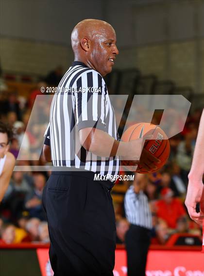 Thumbnail 1 in Whitney Young vs. Mater Dei (Nike Extravaganza) photogallery.