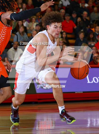 Thumbnail 3 in Whitney Young vs. Mater Dei (Nike Extravaganza) photogallery.