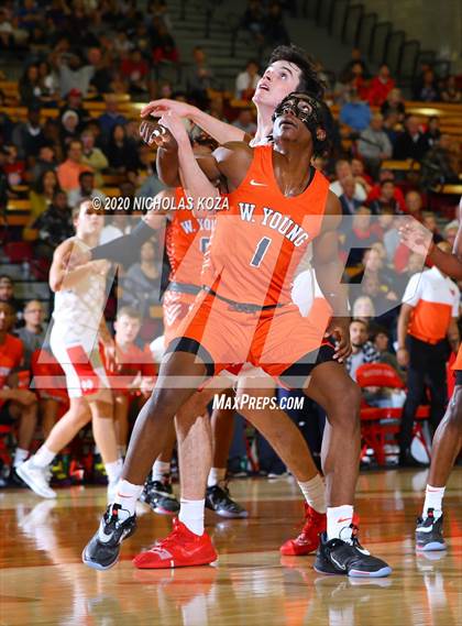 Thumbnail 3 in Whitney Young vs. Mater Dei (Nike Extravaganza) photogallery.