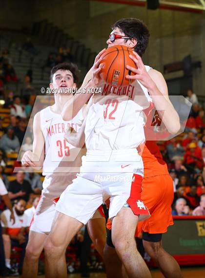 Thumbnail 2 in Whitney Young vs. Mater Dei (Nike Extravaganza) photogallery.