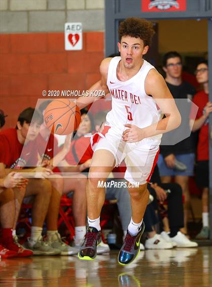 Thumbnail 2 in Whitney Young vs. Mater Dei (Nike Extravaganza) photogallery.