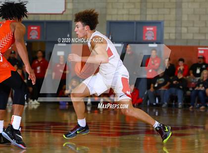 Thumbnail 3 in Whitney Young vs. Mater Dei (Nike Extravaganza) photogallery.