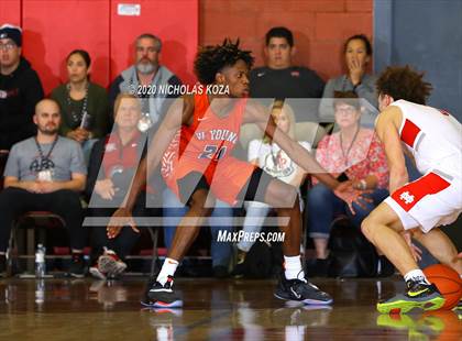 Thumbnail 2 in Whitney Young vs. Mater Dei (Nike Extravaganza) photogallery.