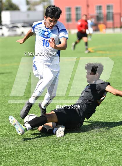 Thumbnail 2 in The Palmdale Aerospace Academy vs. Wiseburn- Da Vinci photogallery.