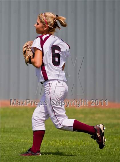 Thumbnail 3 in Sweeny vs Columbia (UIL 3A Region IV Final) photogallery.