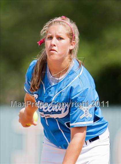 Thumbnail 2 in Sweeny vs Columbia (UIL 3A Region IV Final) photogallery.