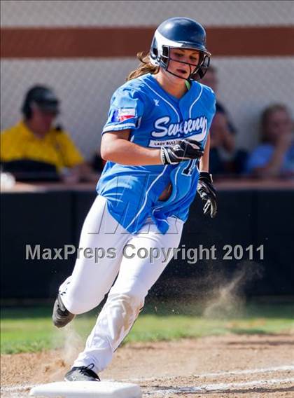Thumbnail 2 in Sweeny vs Columbia (UIL 3A Region IV Final) photogallery.