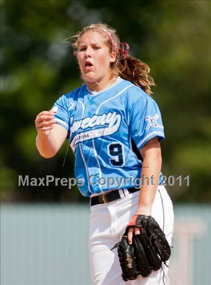 Thumbnail 1 in Sweeny vs Columbia (UIL 3A Region IV Final) photogallery.