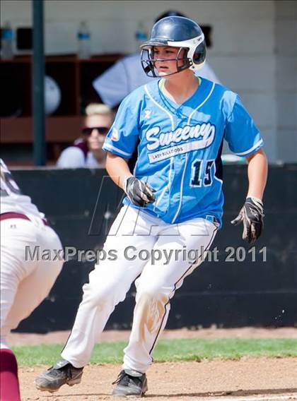 Thumbnail 2 in Sweeny vs Columbia (UIL 3A Region IV Final) photogallery.