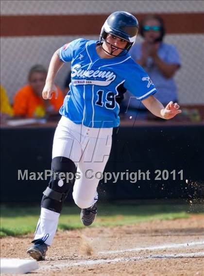 Thumbnail 2 in Sweeny vs Columbia (UIL 3A Region IV Final) photogallery.