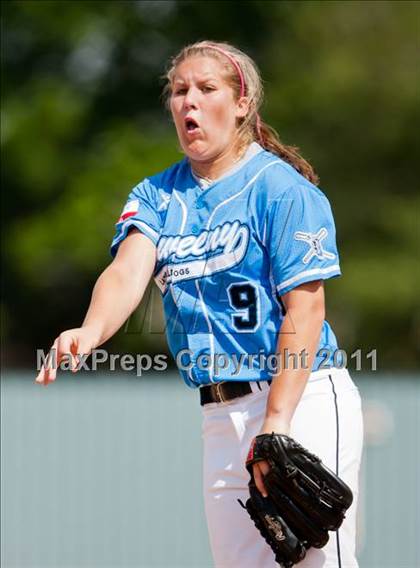 Thumbnail 3 in Sweeny vs Columbia (UIL 3A Region IV Final) photogallery.