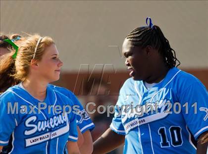 Thumbnail 2 in Sweeny vs Columbia (UIL 3A Region IV Final) photogallery.
