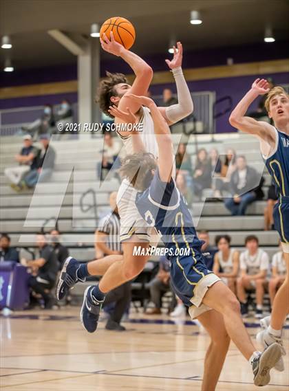 Thumbnail 1 in La Costa Canyon vs Rancho Solano (Torrey Pines Holiday Classic) photogallery.