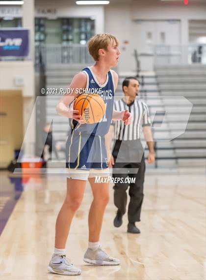 Thumbnail 3 in La Costa Canyon vs Rancho Solano (Torrey Pines Holiday Classic) photogallery.