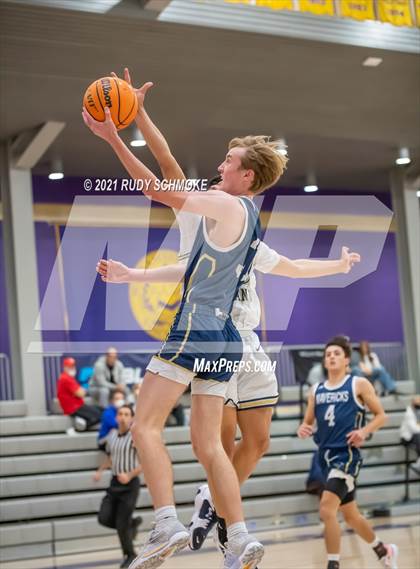 Thumbnail 3 in La Costa Canyon vs Rancho Solano (Torrey Pines Holiday Classic) photogallery.