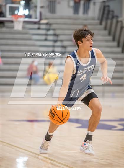 Thumbnail 3 in La Costa Canyon vs Rancho Solano (Torrey Pines Holiday Classic) photogallery.