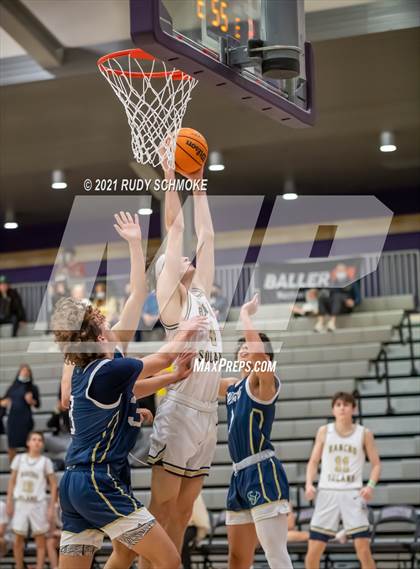 Thumbnail 3 in La Costa Canyon vs Rancho Solano (Torrey Pines Holiday Classic) photogallery.