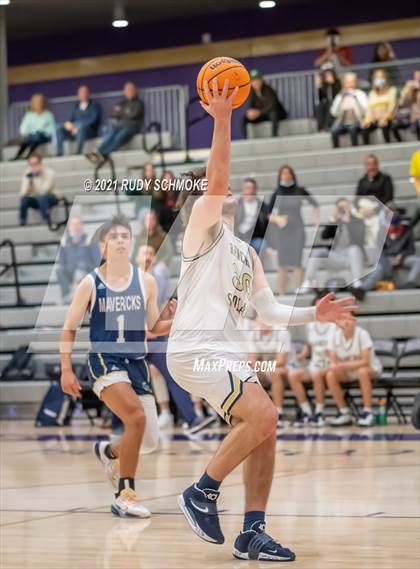 Thumbnail 2 in La Costa Canyon vs Rancho Solano (Torrey Pines Holiday Classic) photogallery.