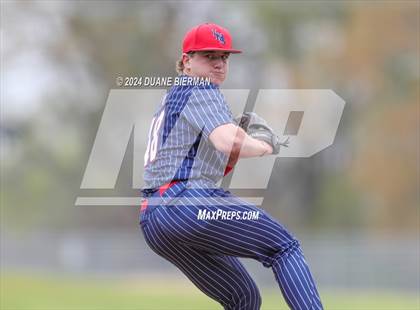 Thumbnail 2 in Lewisburg vs. Houston photogallery.