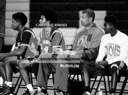 Thumbnail 2 in Royal vs Dorsey (West Valley Thanksgiving Tip-Off Classic) photogallery.