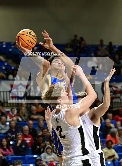 Thumbnail 3 in North Little Rock vs. Bentonville (AAA 6A State Final) photogallery.