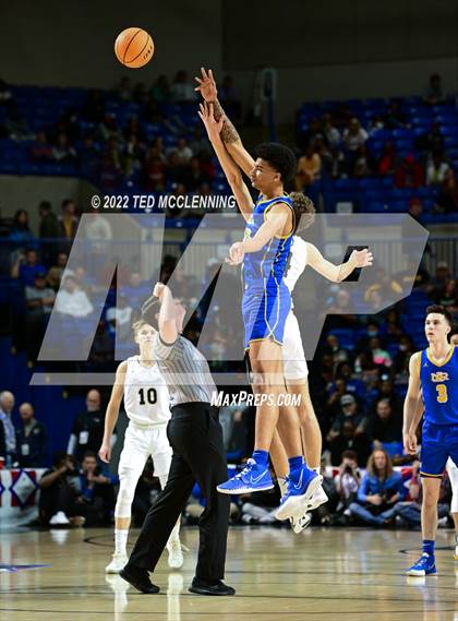 Thumbnail 2 in North Little Rock vs. Bentonville (AAA 6A State Final) photogallery.