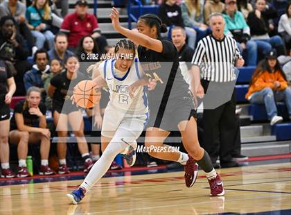Thumbnail 3 in Mission Hills vs. La Jolla Country Day (CIF San Diego Section Open Final) photogallery.