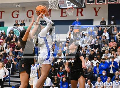 Thumbnail 1 in Mission Hills vs. La Jolla Country Day (CIF San Diego Section Open Final) photogallery.