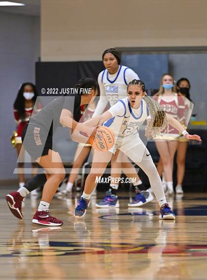 Thumbnail 1 in Mission Hills vs. La Jolla Country Day (CIF San Diego Section Open Final) photogallery.