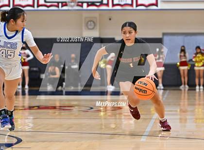 Thumbnail 2 in Mission Hills vs. La Jolla Country Day (CIF San Diego Section Open Final) photogallery.