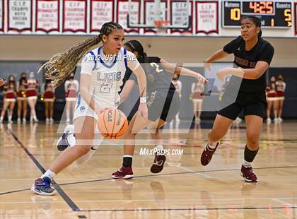 Thumbnail 2 in Mission Hills vs. La Jolla Country Day (CIF San Diego Section Open Final) photogallery.