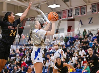Thumbnail 3 in Mission Hills vs. La Jolla Country Day (CIF San Diego Section Open Final) photogallery.