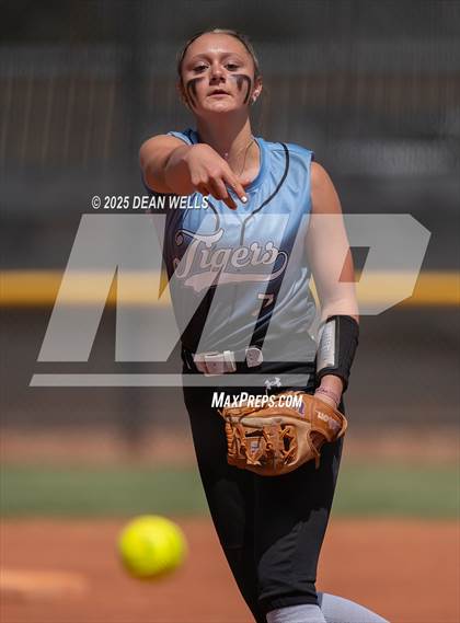 Thumbnail 3 in Benson @ Kingman Academy photogallery.
