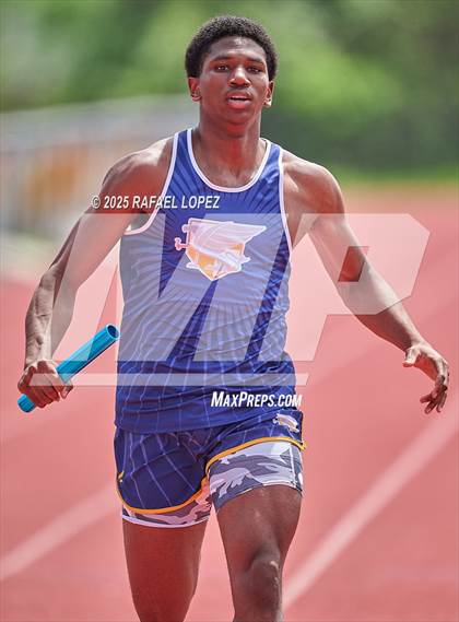 Thumbnail 3 in Northland Christian Relays (4x100M) photogallery.