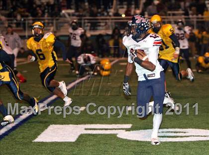 Thumbnail 1 in South Panola @ Olive Branch (MHSAA 6A Quarterfinal) photogallery.