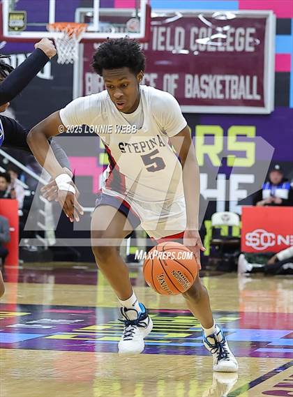 Thumbnail 3 in Archbishop Stepinac vs. Richmond Heights (Army National Guard Hoophall Classic) photogallery.