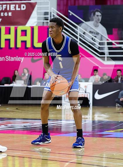 Thumbnail 2 in Archbishop Stepinac vs. Richmond Heights (Army National Guard Hoophall Classic) photogallery.