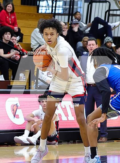 Thumbnail 3 in Archbishop Stepinac vs. Richmond Heights (Army National Guard Hoophall Classic) photogallery.